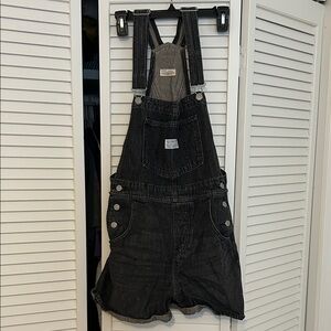 Levi’s overalls short